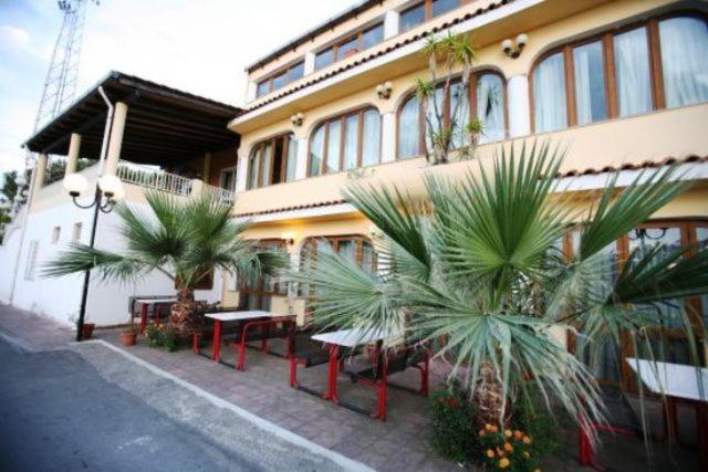 Hotel All'Antico Pozzo Barcellona-Pozzo di Gotto Exterior foto